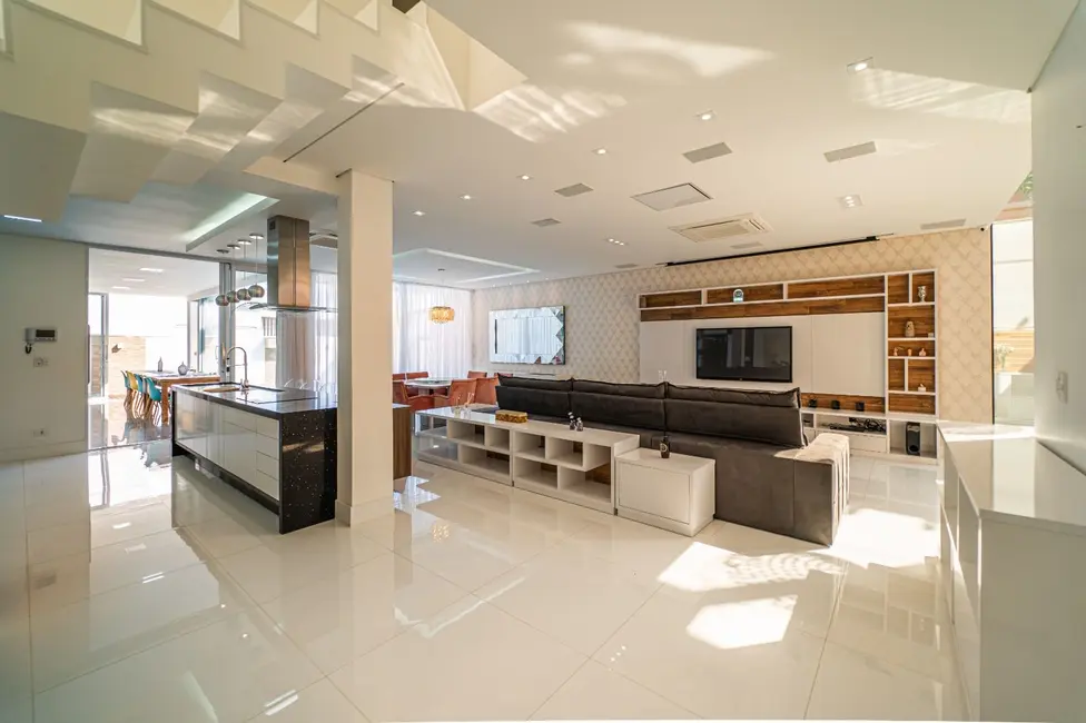 Foto 8 de Casa de Condomínio com 3 quartos à venda e para alugar, 387m2 em Sao Pedro - SP