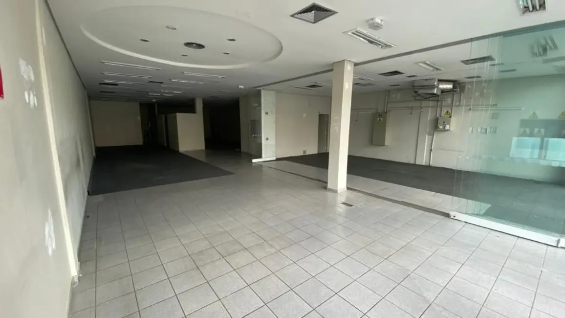 Foto 2 de Loja para alugar, 351m2 em Piracicaba - SP