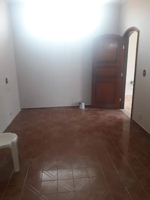 Casa com 4 quartos à venda, 200m2 em Campinas - SP - imagem 5 Foto 5 de Casa com 4 quartos à venda, 200m2 em Campinas - SP