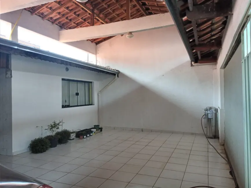 Foto 2 de Casa com 4 quartos à venda, 300m2 em Piracicaba - SP