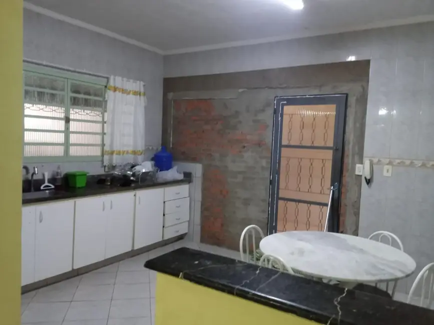 Casa com 4 quartos à venda, 300m2 em Piracicaba - SP - imagem 3 Foto 3 de Casa com 4 quartos à venda, 300m2 em Piracicaba - SP