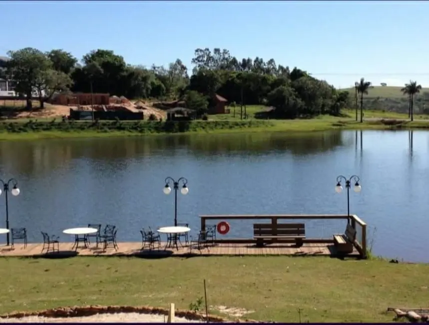 Foto 1 de Terreno / Lote à venda, 840m2 em Pardinho - SP