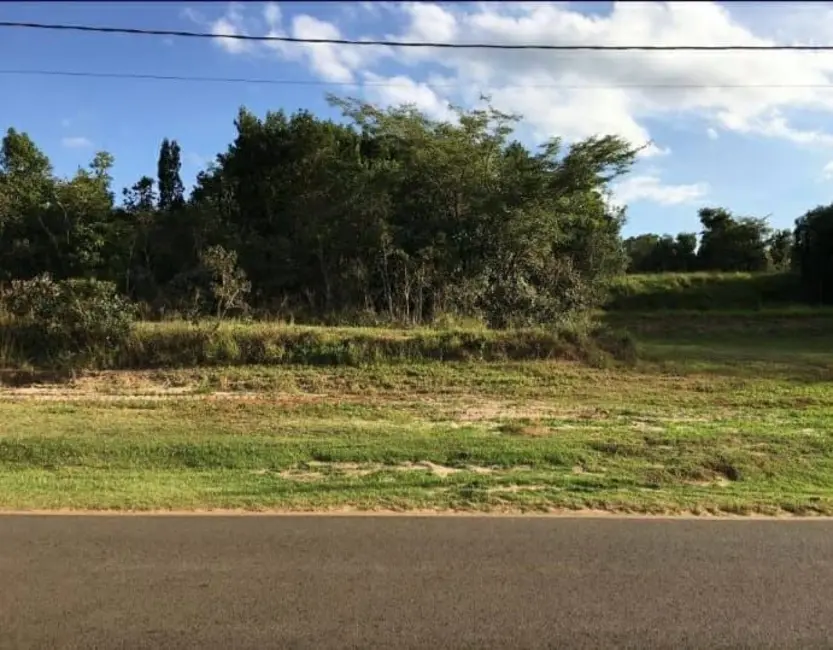 Foto 2 de Terreno / Lote à venda, 840m2 em Pardinho - SP