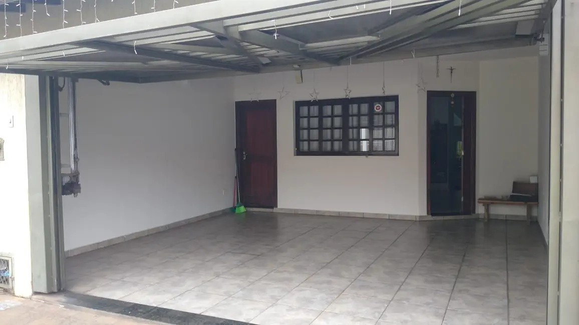 Casa com 3 quartos à venda, 222m2 em Piracicaba - SP - imagem 3 Foto 3 de Casa com 3 quartos à venda, 222m2 em Piracicaba - SP
