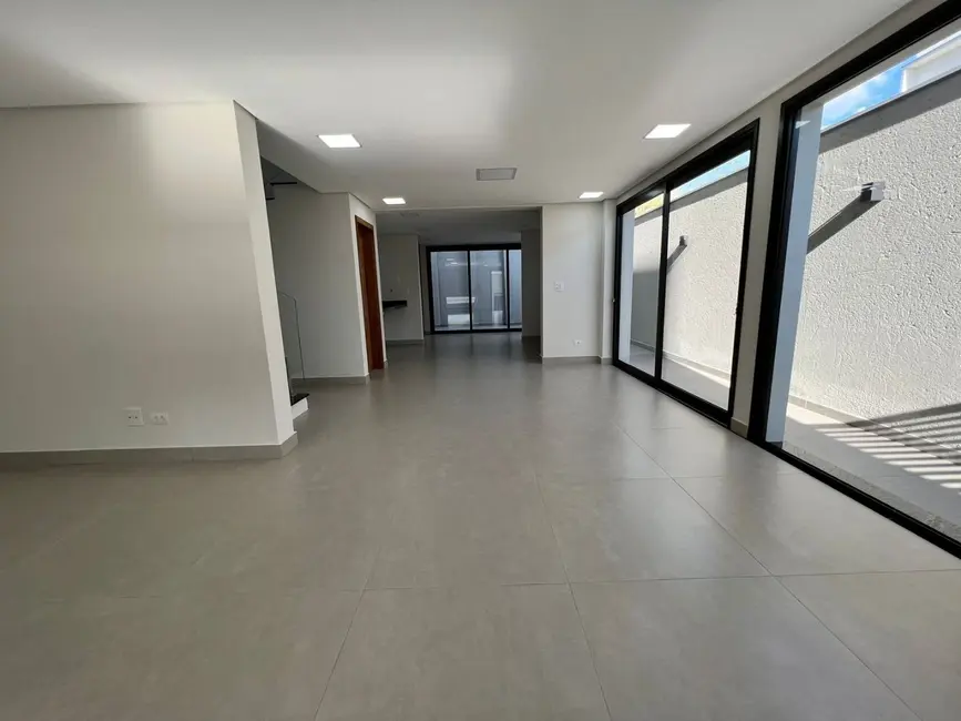 Casa de Condomínio com 3 quartos à venda, 188m2 em Piracicaba - SP - imagem 4 Foto 4 de Casa de Condomínio com 3 quartos à venda, 188m2 em Piracicaba - SP