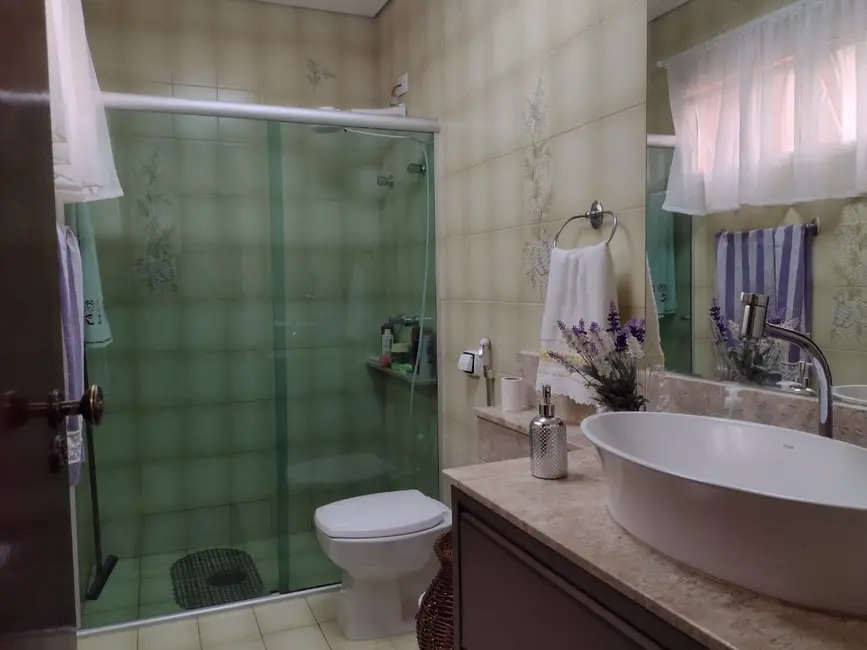 Casa com 3 quartos à venda, 233m2 em Piracicaba - SP - imagem 8 Foto 8 de Casa com 3 quartos à venda, 233m2 em Piracicaba - SP