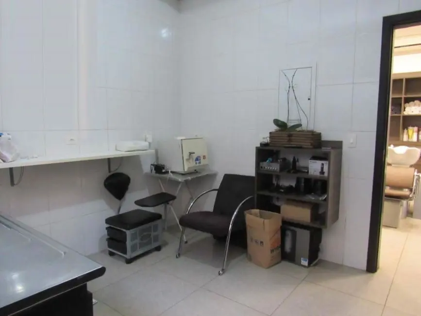 Casa Comercial à venda, 239m2 em Piracicaba - SP - imagem 6 Foto 6 de Casa Comercial à venda, 239m2 em Piracicaba - SP