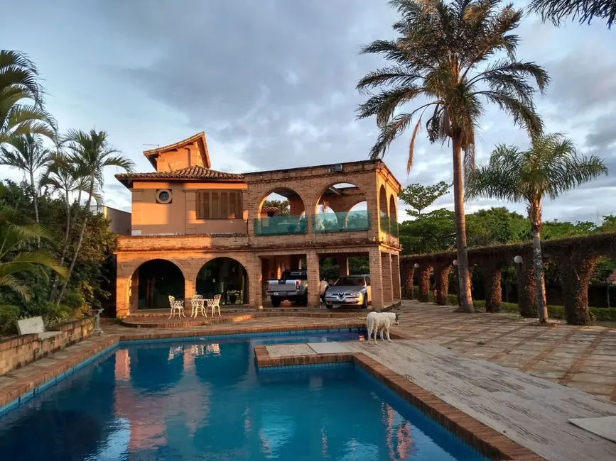 Chácara com 4 quartos à venda e para alugar, 560m2 em Piracicaba - SP - imagem 3 Foto 3 de Chácara com 4 quartos à venda e para alugar, 560m2 em Piracicaba - SP