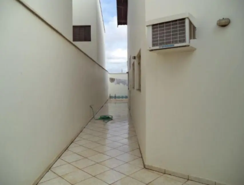 Foto 2 de Casa com 3 quartos à venda, 291m2 em Piracicaba - SP