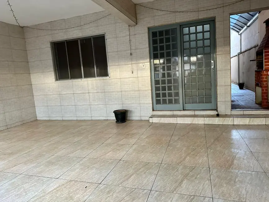 Casa com 3 quartos à venda, 250m2 em Rio Das Pedras - SP - imagem 4 Foto 4 de Casa com 3 quartos à venda, 250m2 em Rio Das Pedras - SP