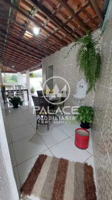 Foto 2 de Casa com 3 quartos à venda, 242m2 em Sao Pedro - SP