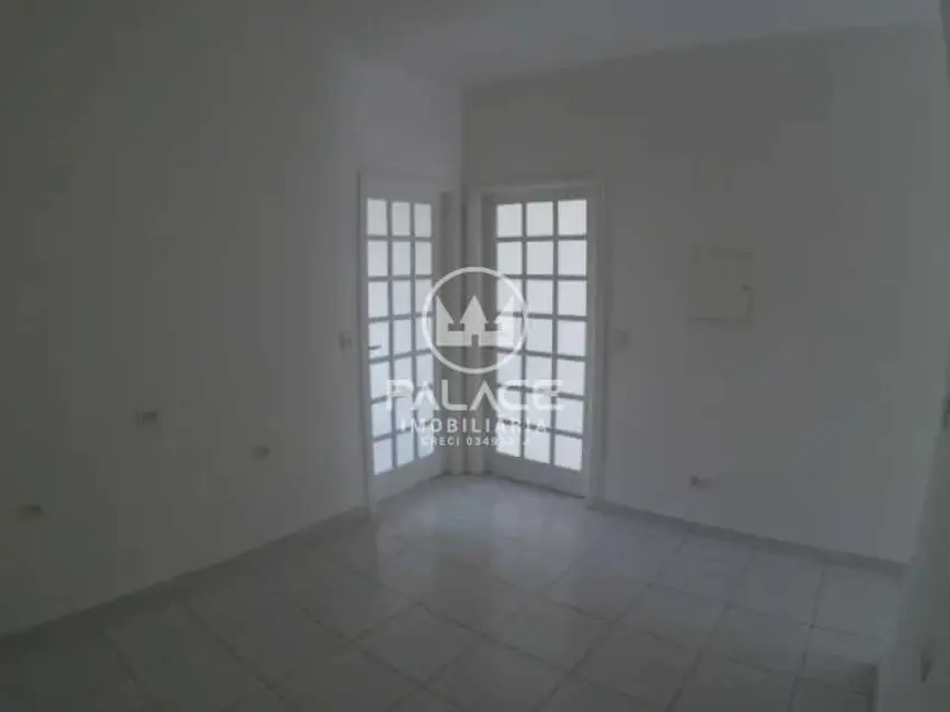 Foto 2 de Casa Comercial à venda, 140m2 em Piracicaba - SP
