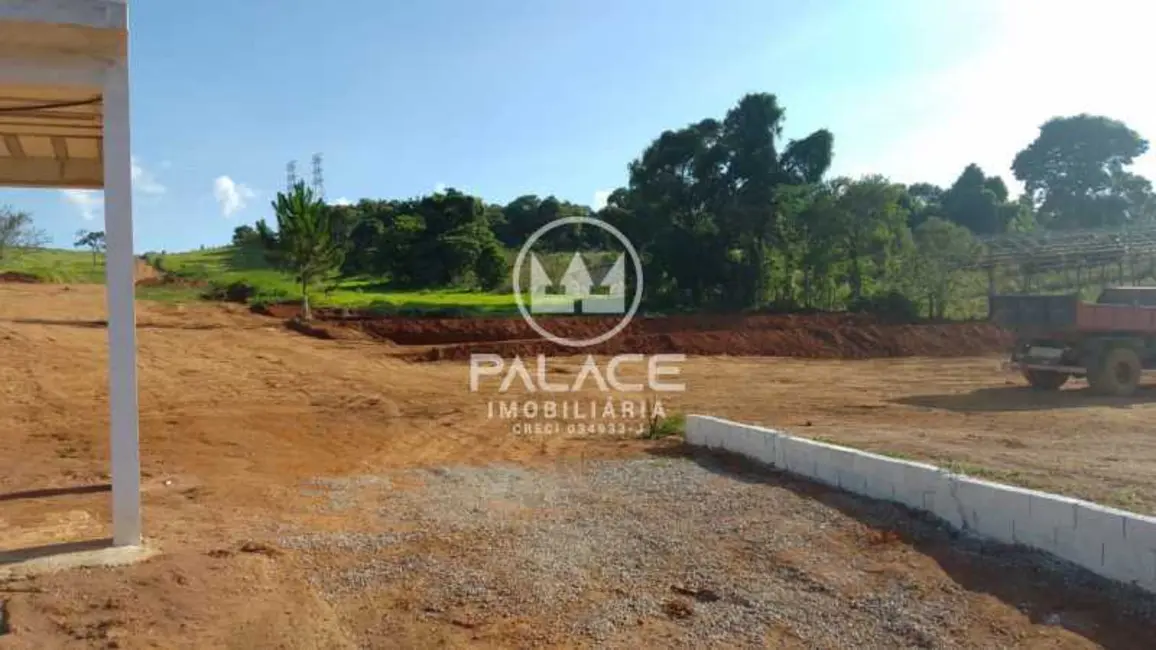 Foto 1 de Terreno / Lote à venda, 1472m2 em Atibaia - SP