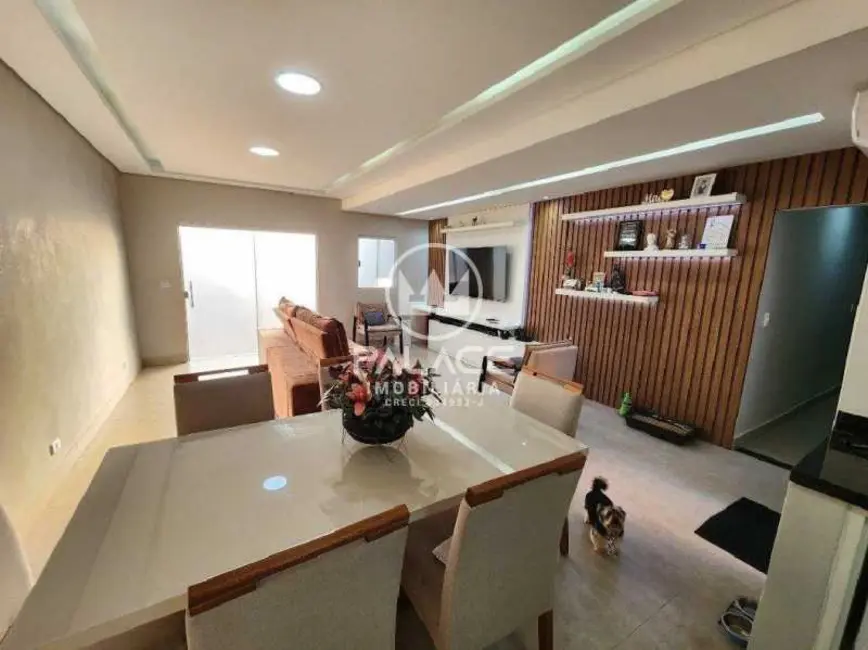 Foto 2 de Casa com 4 quartos à venda, 284m2 em Piracicaba - SP
