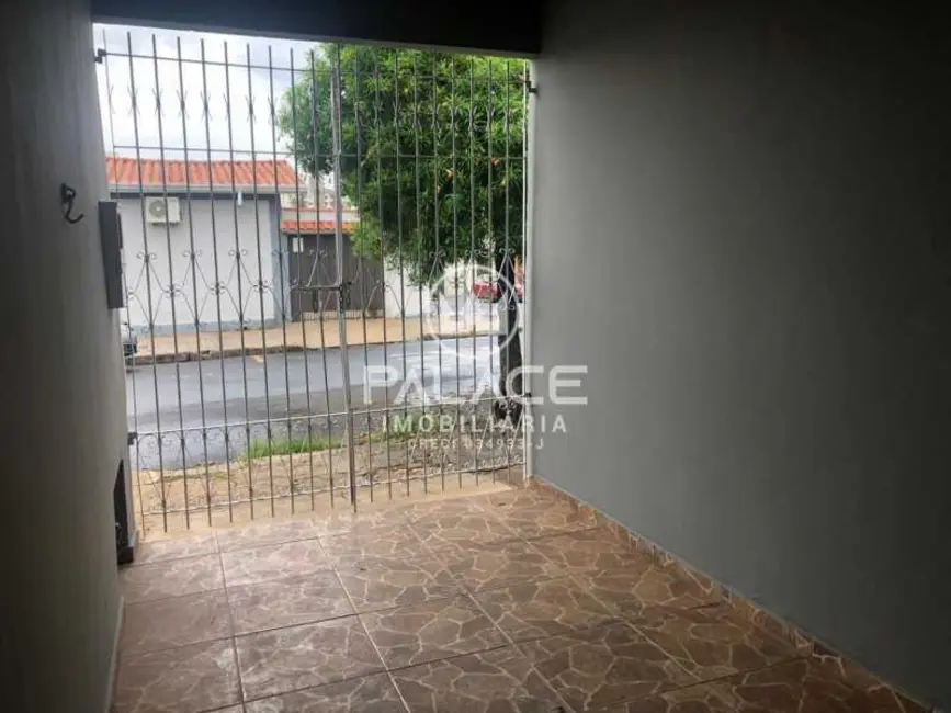Foto 2 de Casa com 2 quartos para alugar, 180m2 em Piracicaba - SP