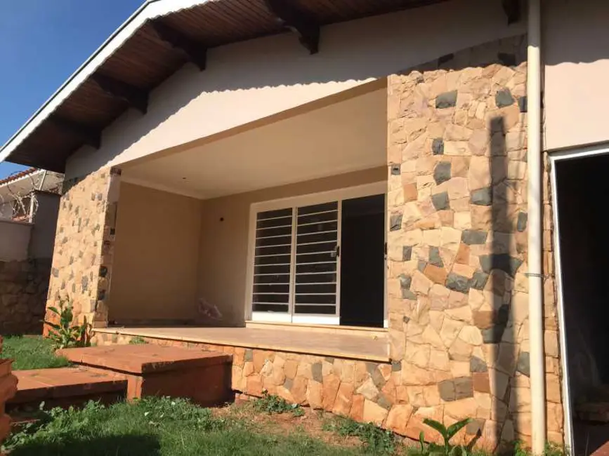 Foto 1 de Casa com 3 quartos para alugar, 160m2 em Piracicaba - SP