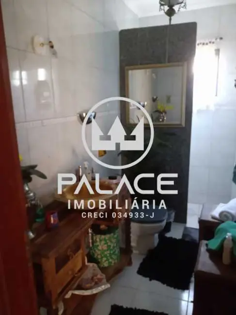 Foto 2 de Casa com 3 quartos à venda, 175m2 em Sao Pedro - SP