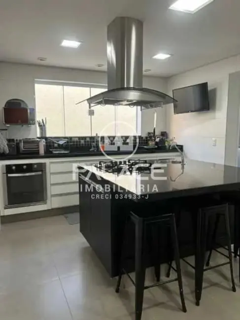Casa com 3 quartos à venda, 205m2 em Piracicaba - SP - imagem 4 Foto 4 de Casa com 3 quartos à venda, 205m2 em Piracicaba - SP