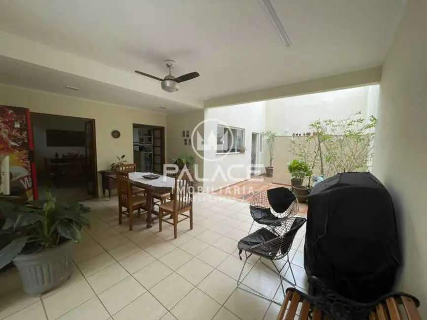 Foto 1 de Casa com 6 quartos à venda, 325m2 em Piracicaba - SP