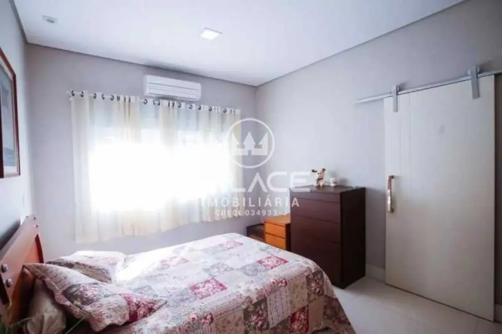 Casa de Condomínio com 4 quartos à venda, 417m2 em Piracicaba - SP - imagem 9 Foto 9 de Casa de Condomínio com 4 quartos à venda, 417m2 em Piracicaba - SP