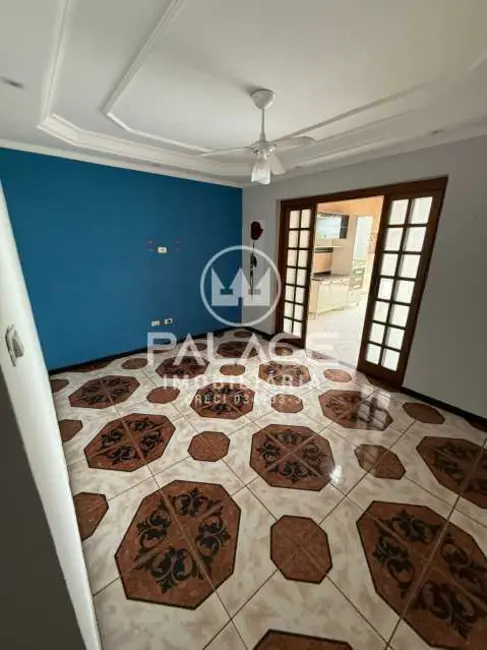 Casa com 4 quartos à venda, 179m2 em Piracicaba - SP - imagem 3 Foto 3 de Casa com 4 quartos à venda, 179m2 em Piracicaba - SP
