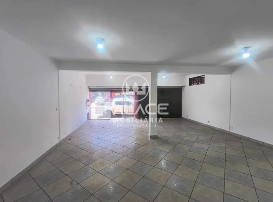 Casa com 4 quartos para alugar, 251m2 em Piracicaba - SP - imagem 3 Foto 3 de Casa com 4 quartos para alugar, 251m2 em Piracicaba - SP