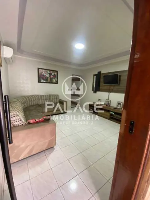 Foto 2 de Casa com 2 quartos para alugar, 70m2 em Piracicaba - SP