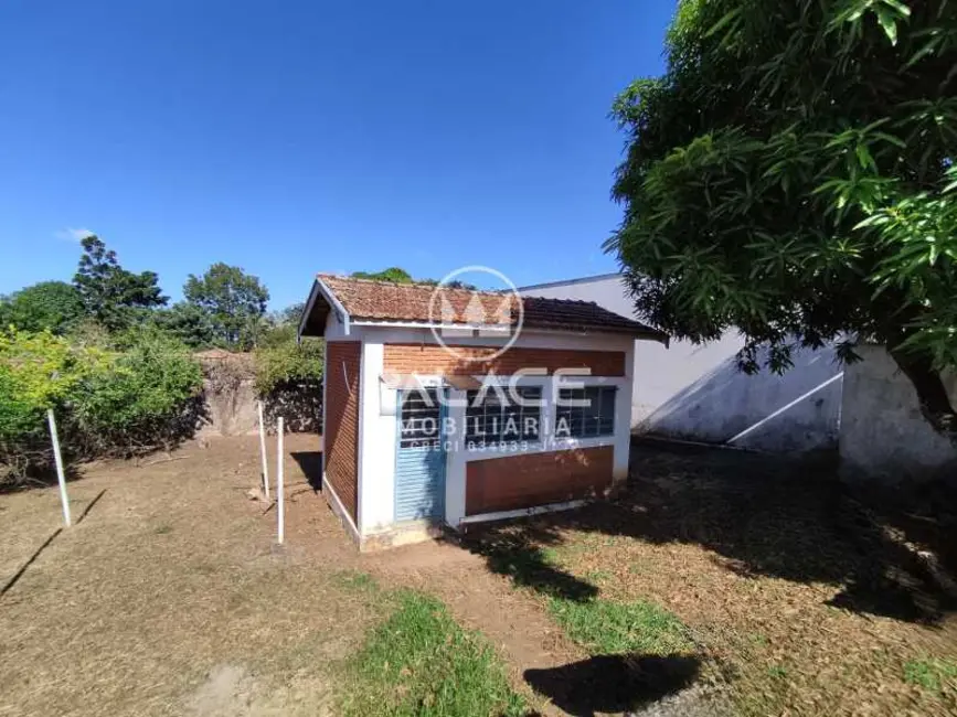 Chácara com 5 quartos para alugar, 792m2 em Piracicaba - SP - imagem 4 Foto 4 de Chácara com 5 quartos para alugar, 792m2 em Piracicaba - SP