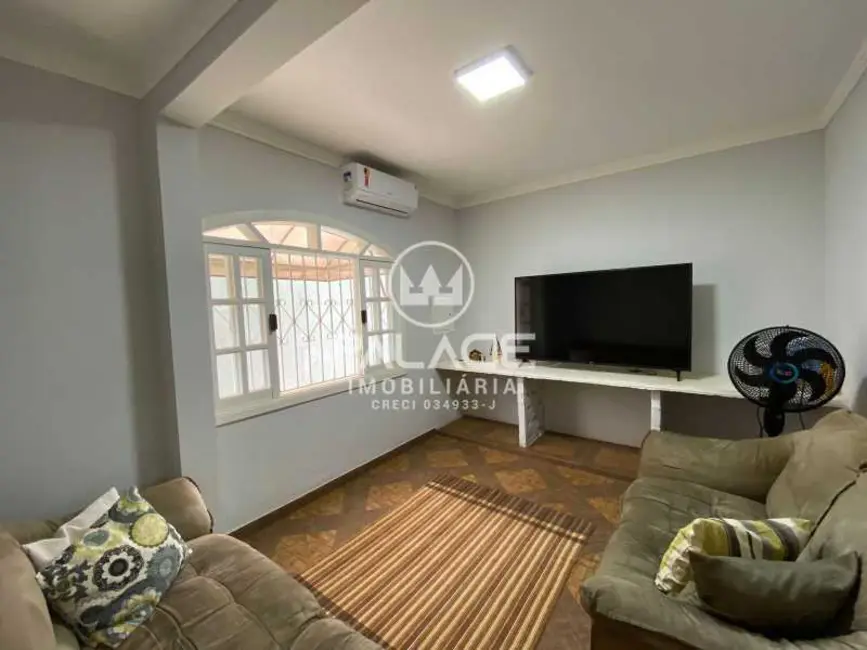 Foto 2 de Casa com 5 quartos à venda, 337m2 em Piracicaba - SP
