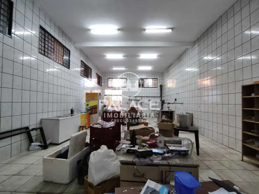 Foto 4 de Loja à venda e para alugar, 269m2 em Piracicaba - SP
