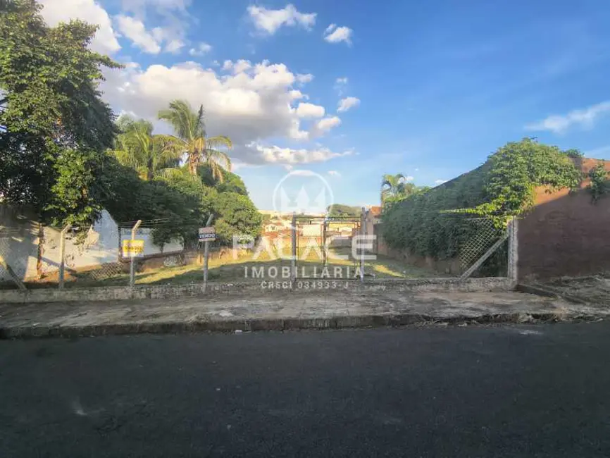 Foto 3 de Terreno / Lote à venda, 1046m2 em Piracicaba - SP