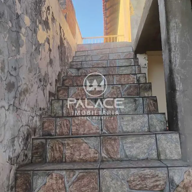 Casa com 2 quartos para alugar, 61m2 em Piracicaba - SP - imagem 2 Foto 2 de Casa com 2 quartos para alugar, 61m2 em Piracicaba - SP