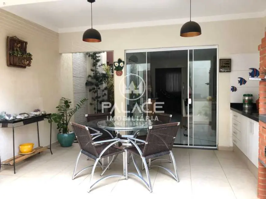 Casa com 4 quartos à venda, 130m2 em Piracicaba - SP - imagem 2 Foto 2 de Casa com 4 quartos à venda, 130m2 em Piracicaba - SP