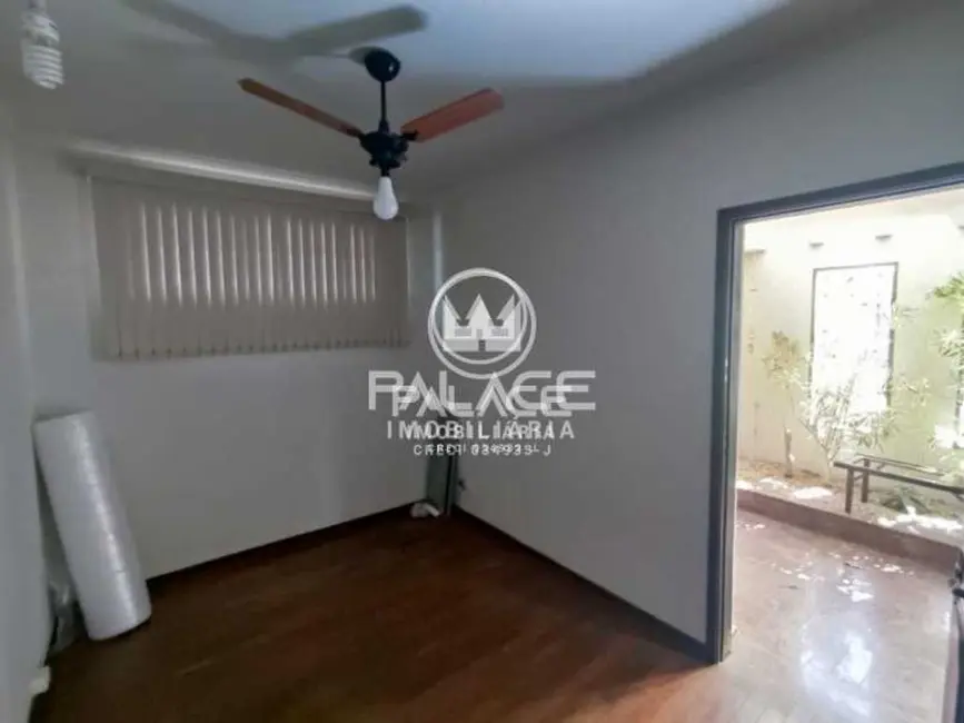 Casa Comercial com 4 quartos para alugar, 302m2 em Piracicaba - SP - imagem 4 Foto 4 de Casa Comercial com 4 quartos para alugar, 302m2 em Piracicaba - SP