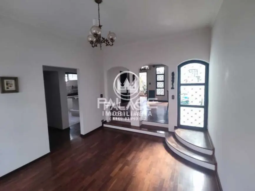 Casa Comercial com 4 quartos para alugar, 302m2 em Piracicaba - SP - imagem 7 Foto 7 de Casa Comercial com 4 quartos para alugar, 302m2 em Piracicaba - SP