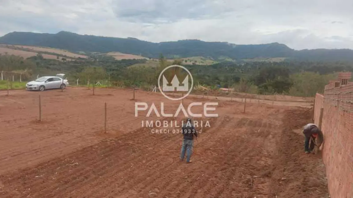 Foto 2 de Terreno / Lote à venda, 300m2 em Sao Pedro - SP