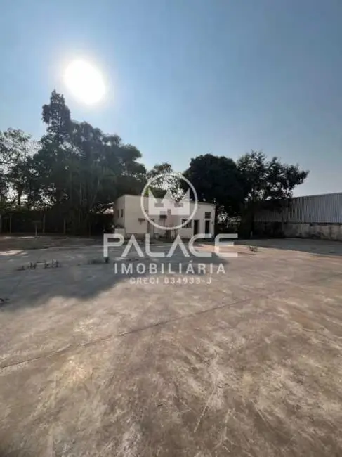 Foto 4 de Loja para alugar, 1127m2 em Piracicaba - SP