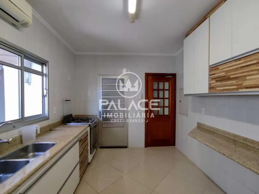 Casa de Condomínio com 3 quartos para alugar, 180m2 em Piracicaba - SP - imagem 8 Foto 8 de Casa de Condomínio com 3 quartos para alugar, 180m2 em Piracicaba - SP