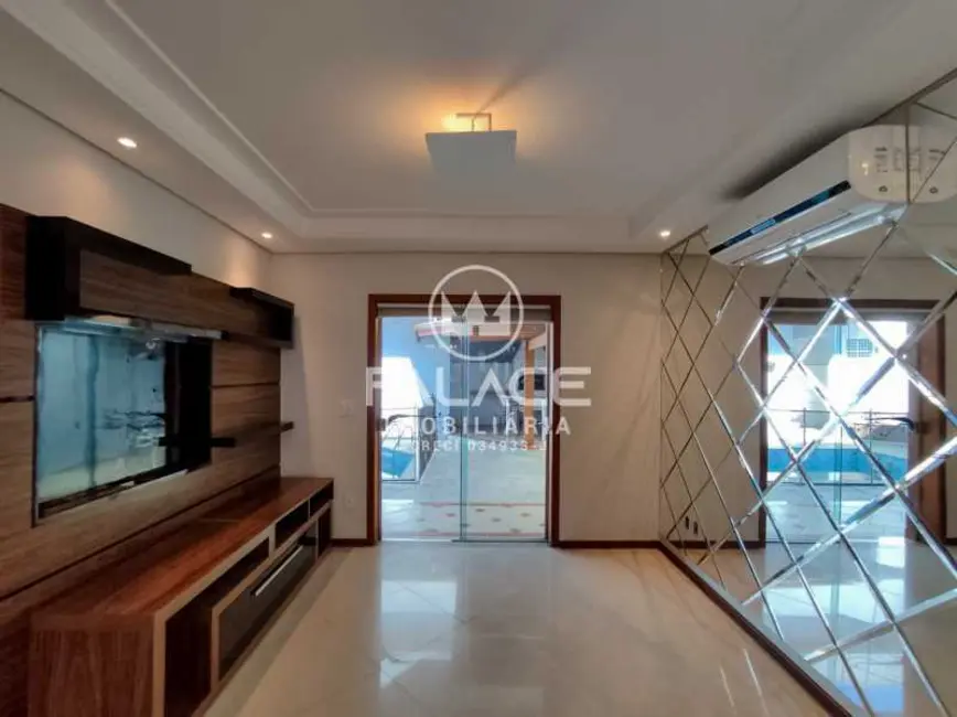 Casa de Condomínio com 3 quartos para alugar, 180m2 em Piracicaba - SP - imagem 3 Foto 3 de Casa de Condomínio com 3 quartos para alugar, 180m2 em Piracicaba - SP