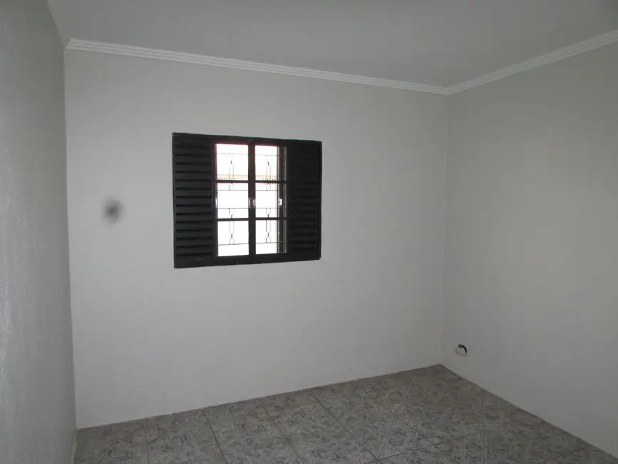 Casa com 2 quartos para alugar, 83m2 em Piracicaba - SP - imagem 9 Foto 9 de Casa com 2 quartos para alugar, 83m2 em Piracicaba - SP