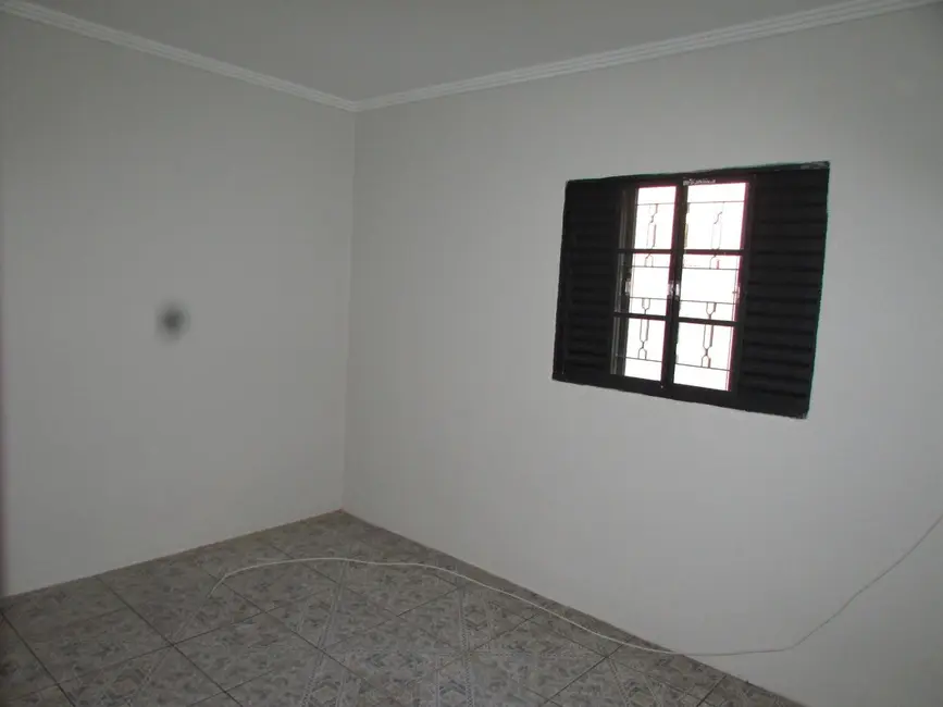 Casa com 2 quartos para alugar, 83m2 em Piracicaba - SP - imagem 8 Foto 8 de Casa com 2 quartos para alugar, 83m2 em Piracicaba - SP