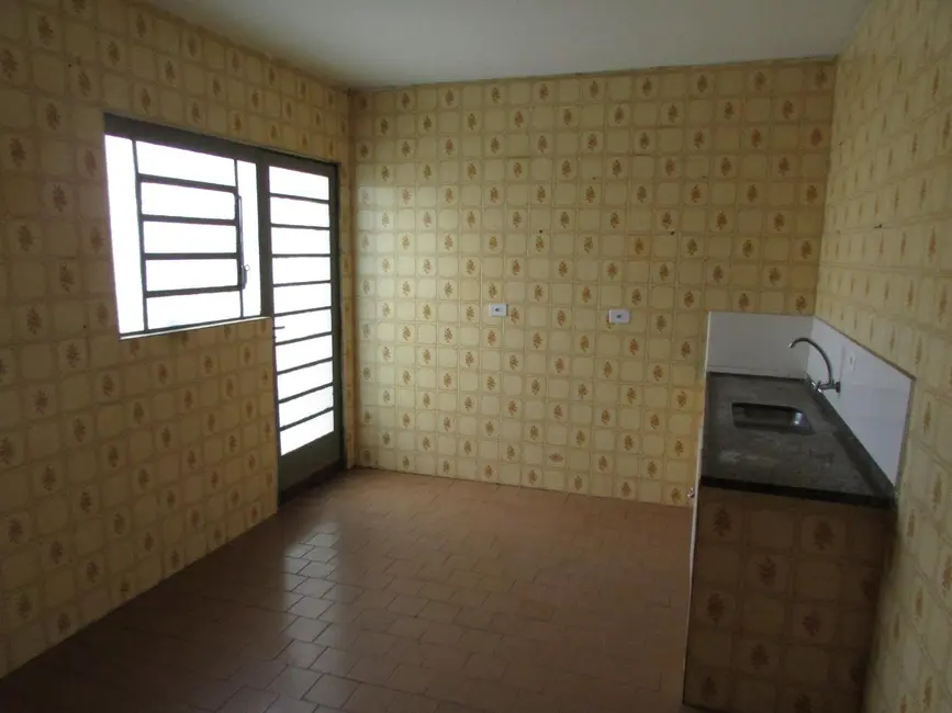 Casa com 2 quartos para alugar, 83m2 em Piracicaba - SP - imagem 6 Foto 6 de Casa com 2 quartos para alugar, 83m2 em Piracicaba - SP