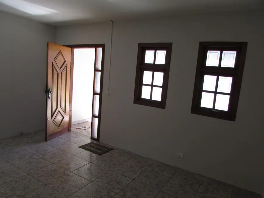 Casa com 2 quartos para alugar, 83m2 em Piracicaba - SP - imagem 5 Foto 5 de Casa com 2 quartos para alugar, 83m2 em Piracicaba - SP