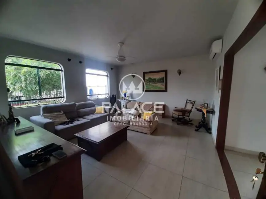Foto 4 de Casa com 4 quartos para alugar, 165m2 em Piracicaba - SP