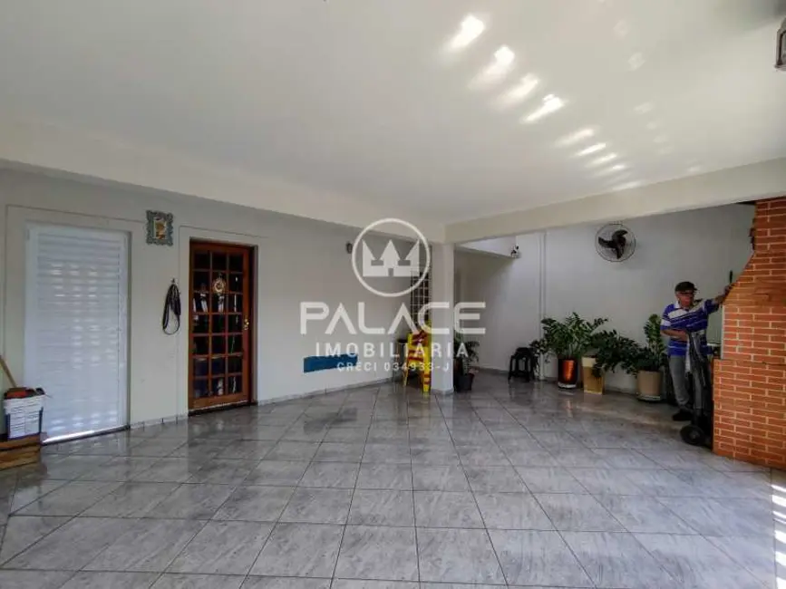 Casa com 3 quartos para alugar, 173m2 em Piracicaba - SP - imagem 2 Foto 2 de Casa com 3 quartos para alugar, 173m2 em Piracicaba - SP