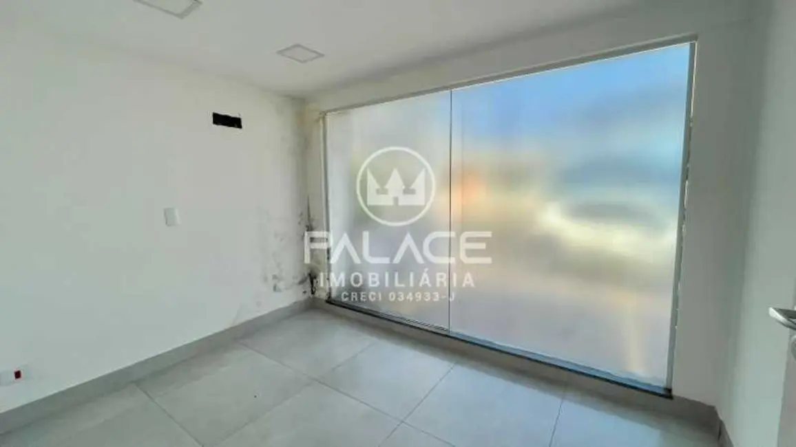 Casa Comercial com 2 quartos para alugar, 187m2 em Piracicaba - SP - imagem 3 Foto 3 de Casa Comercial com 2 quartos para alugar, 187m2 em Piracicaba - SP