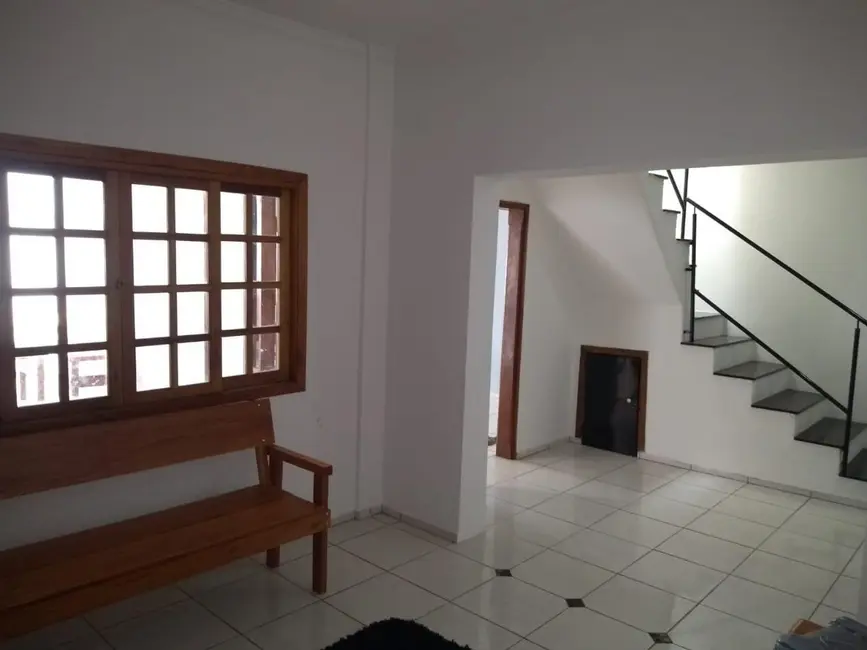 Foto 2 de Casa com 2 quartos à venda, 180m2 em Piracicaba - SP