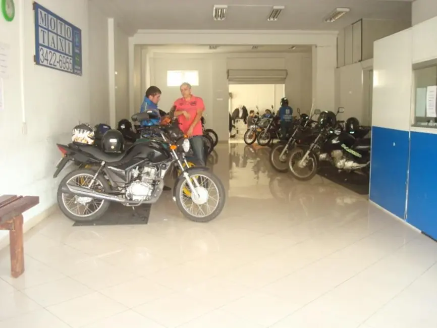 Casa Comercial com 2 quartos à venda, 441m2 em Piracicaba - SP - imagem 6 Foto 6 de Casa Comercial com 2 quartos à venda, 441m2 em Piracicaba - SP