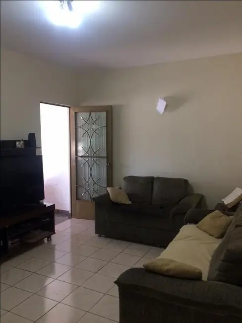 Casa com 2 quartos à venda, 180m2 em Piracicaba - SP - imagem 3 Foto 3 de Casa com 2 quartos à venda, 180m2 em Piracicaba - SP