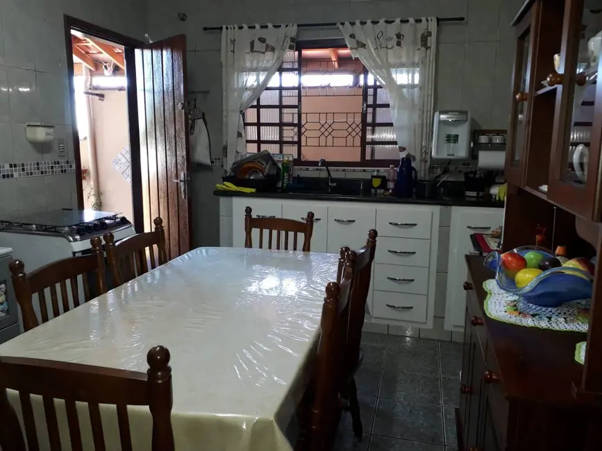 Casa com 2 quartos à venda, 141m2 em Piracicaba - SP - imagem 3 Foto 3 de Casa com 2 quartos à venda, 141m2 em Piracicaba - SP